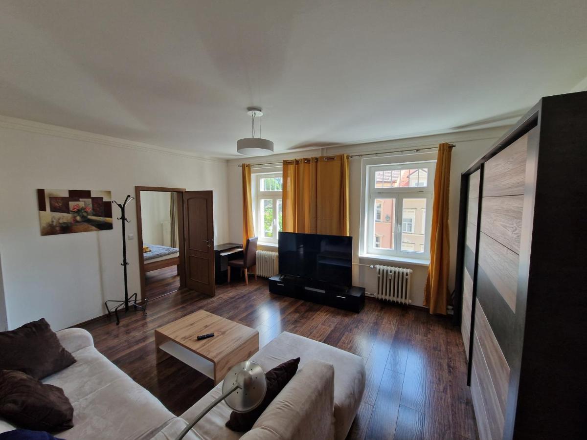 Apartman 63M2 S Balkonem V Lazenskem Centru Karlsbad Eksteriør billede